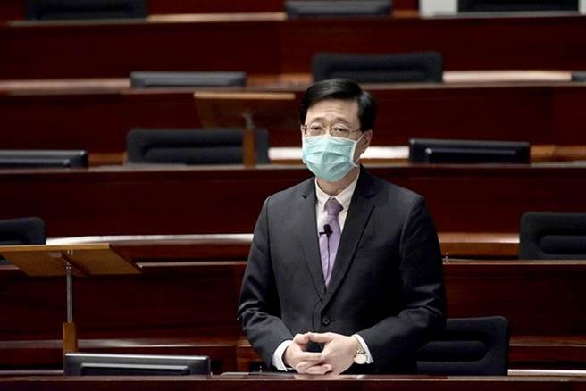 港府政务司长李家超（如图）撰文指资审会将依法审查候选人资格，落实「爱国者治港」 。（中新社）