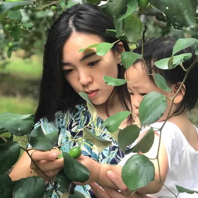 前美女主播白喬茵是「二寶媽」直批，政府甩鍋給老師，線上教學沒做到超前部署。（白喬茵提供）