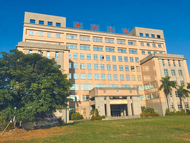 康寧大学旧董事资格将获得回復，教育部强调，基于维护师生权益的立场，将会提出再抗告。（曹婷婷摄）