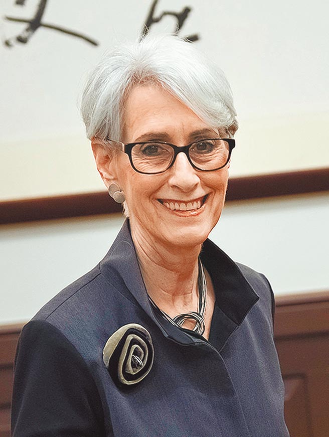 美國國務院宣布，雪蔓將訪問日本、韓國和蒙古，行程中並未出現中國，引發外界關注。圖為雪蔓2016年12月訪台會見蔡英文總統。（總統府提供）