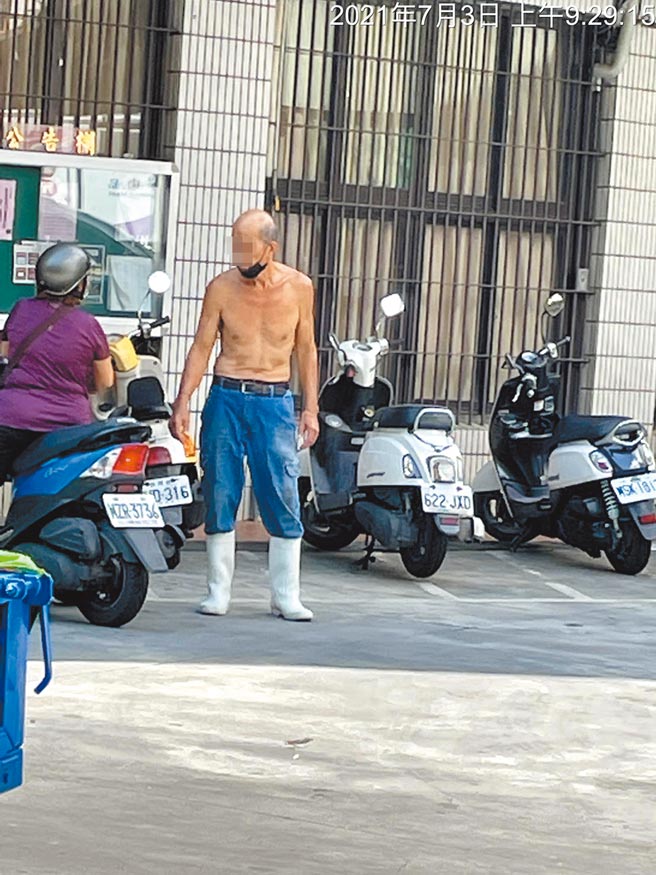 高雄市鳳山肉品市場一名屠宰業個體戶未依規定戴好口罩，農業局已完成告發，函送衛生局裁罰，並令該業者自16日起，勒令停止營業3天。（高雄市農業局提供／林雅惠傳真）