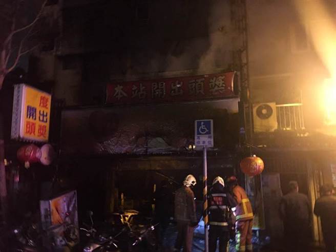 纵火烧死母酿姐重伤，新店彩券行逆子延押2个月。(中时资料库)