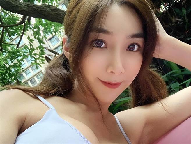 李宓透露当时升学压力让她的好友罹患忧郁症休学。(图/李宓脸书)