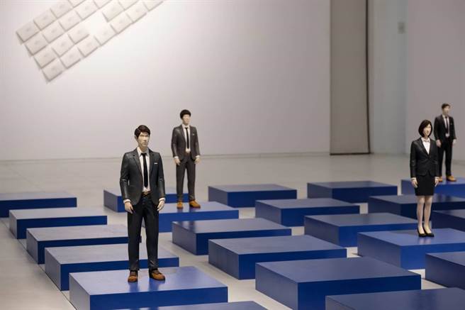 苗栗县三义木雕博物所将推出「台湾国际木雕装置艺术大展」，包括耿杰生的合群系列。（苗栗县政府提供／谢明俊苗栗传真）