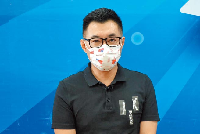 国民党主席江启臣17日表示，张忠谋喊话台湾需要取得更多疫苗，对照行政院、指挥中心说疫苗够了，足证蔡政府为了卡国民党买疫苗，说了一个大谎。（国民党提供）