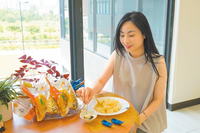 绿竹笋产季，民眾可透过网路轻松下订。（八里区公所提供／叶书宏新北传真）