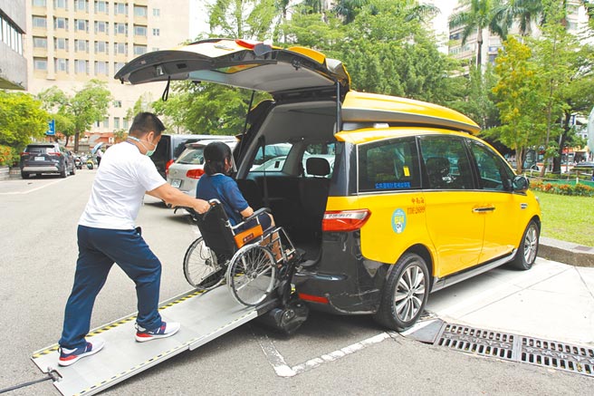 台中市交通局争取交通部补助，盼增加通用计程车数量，藉此扩大其服务量能。（交通局提供／林欣仪台中传真）
