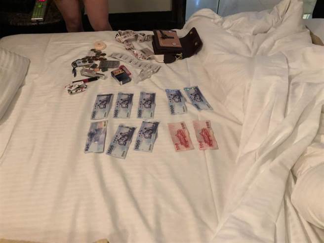 酒店没解封，一名在酒店上班的长髮小只马下海，号称「物超所值」遭警逮捕。(蔡依珍翻摄）