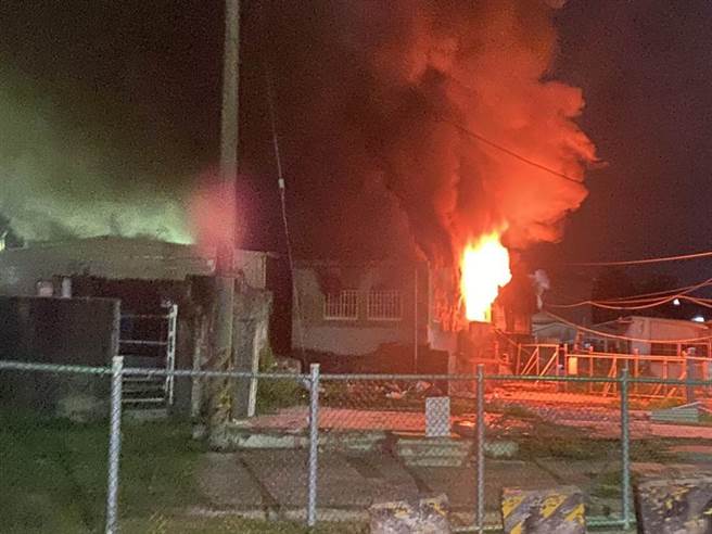 高雄铁皮屋夫妻烧成焦尸，夫火警前突打给岳母:谢谢照顾。(林雅惠翻摄)
