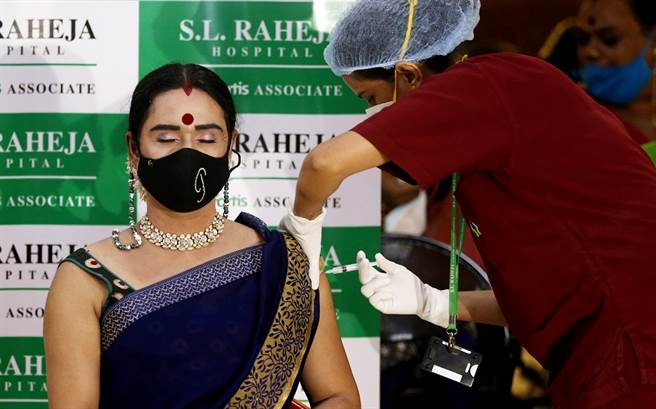 最新研究显示，在Delta变种新冠盛行的印度，完整接种疫苗后仍有机会染疫，不过住院率已降至9.8%，死亡率降至0.4%，当中多数患者接种的是印度版AZ疫苗「Covishield」。（资料照／美联社）