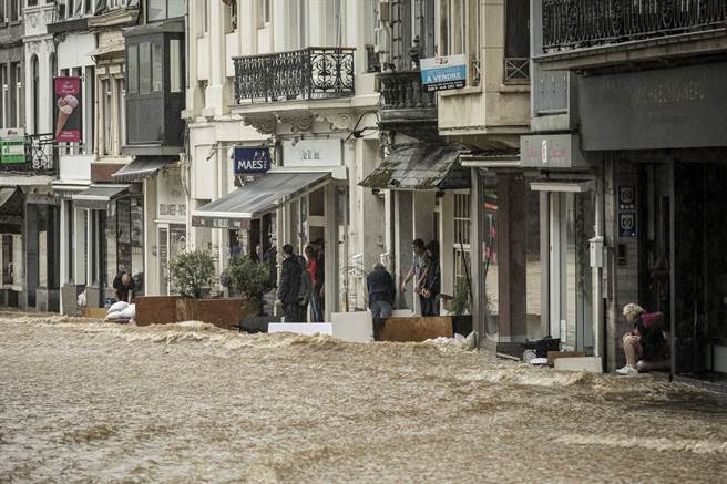受创地区不会再爆发立即的危险，救援行动将告一段落，不过若干地区的搜救行动仍将继续，清理灾区及统计灾损是当务之急。(图／美联社)