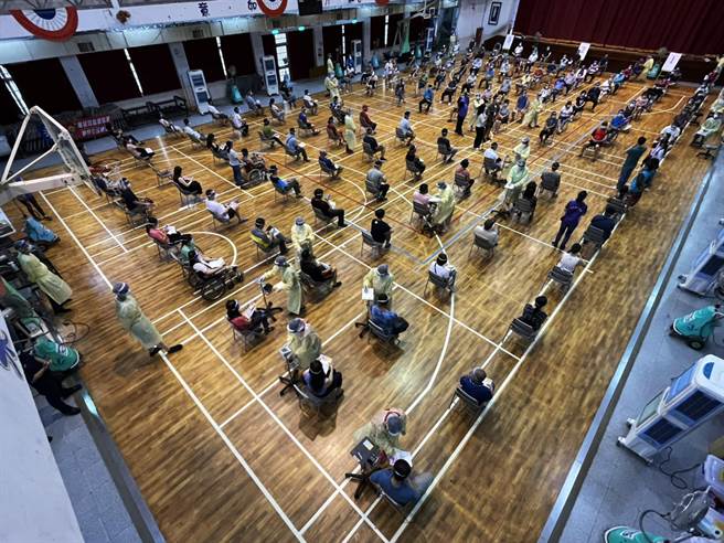 嘉义县国中小教师新冠肺炎公费疫苗首波施打，将于7月21日正式起跑，县府已规画在山、海区各设一处大型接种站。（嘉义县政府提供∕吕妍庭嘉义传真）