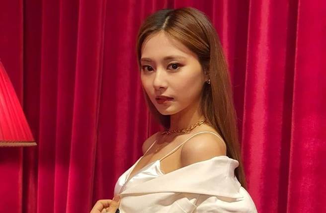 日網《Ranking》票選「KPOP最美女偶像」，TWICE台灣成員周子瑜奪冠。(圖／翻攝自TWICE的IG)