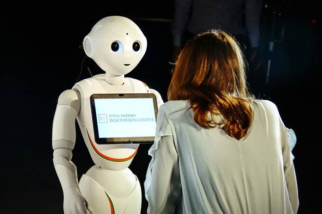 日本一名女博士生爱上pepper机器人，毅然辞掉工作全心照顾它们。(示意图/达志影像)