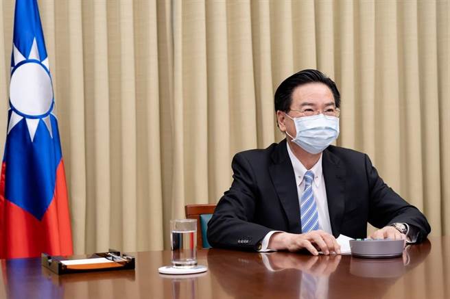 吴钊燮：中国军机频繁演训引起国际社会关切。(外交部提供)