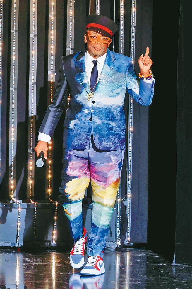 史派克李2度凸槌，为典礼制造不少笑料。（路透）