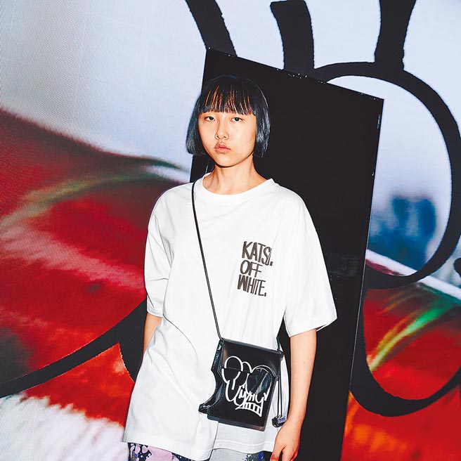 Off-White Offkat联名系列涂鸦T恤1万2500元。（Off-White提供）