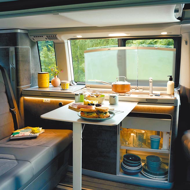 高机能车室设计。（福斯商旅提供）