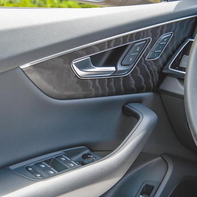 木质饰板展现自然纹理。（陈大任摄）