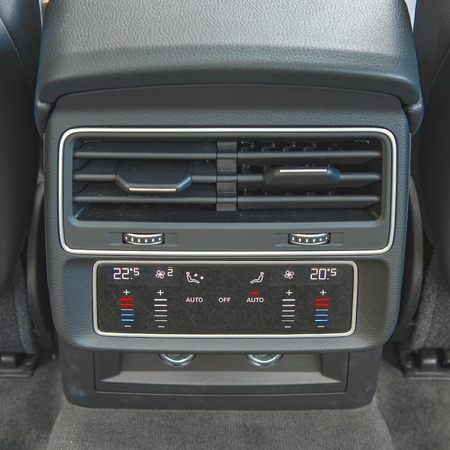 后座空调左右独立温控。（陈大任摄）
