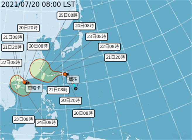 早上8时「烟花」在台北东方940公里海面上，未来会往北部陆地或近海方向移动，「烟花」明天起外围环流将开始影响台湾天气，而广东外海的第7号颱风「查帕卡」已在今早增强为中度颱风。（取自气象局）