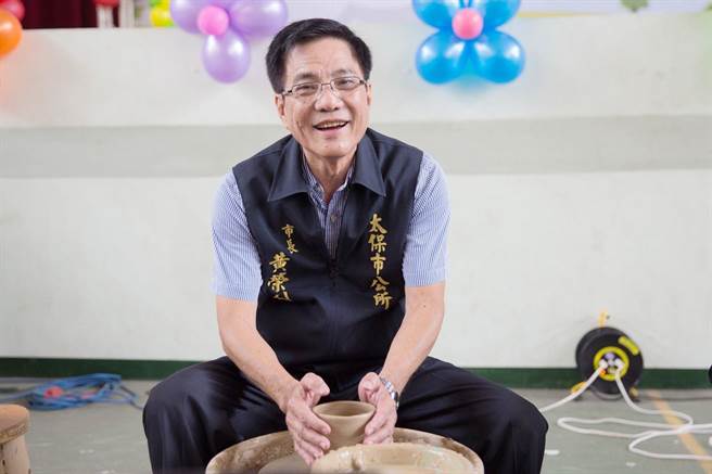 嘉義縣太保市長黃榮利日前有感而發，在臉書PO文建議中央應對染疫死亡家屬及因疫苗施打死亡的家屬，主動提出補償與慰問。（本報資料照）