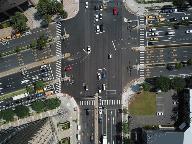 新竹县政府争取内政部「提升道路品质计画亮点型」3亿元经费，用于竹北市光明六路东一段、二段及自强北路，改善并提升整体道路品质。（新竹县政府提供／庄旻静新竹传真）