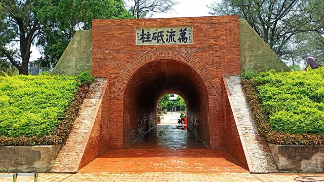 国定古蹟亿载金城145年来，首度洗澎澎，洗完焕然一新。（台南市文化局提供／曹婷婷台南传真）