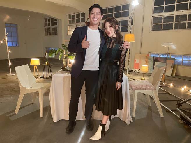 Lara(右)新歌邀請好友榮忠豪跨刀合作。（新湃傳媒提供）