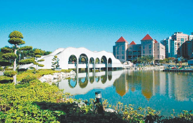 南屯区丰乐公园兼具艺术美感与休閒娱乐，提供附近居民美丽的后花园，更吸引外地游客造访台中的景点之一。（台中市政府提供／陈世宗台中传真）