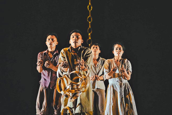 卫武营国家艺术文化中心启动下半年节目活动，图为蒂摩尔古薪舞集《kemeljang.知!所以？》。（卫武营提供／柯宗纬高雄传真）