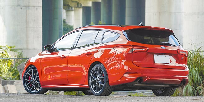 Ford Focus ST Wagon售价143.8万元。（陈大任摄）