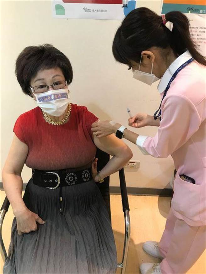 呂秀蓮籲：民進黨公職帶頭打國產以表效忠蔡總統。摘自呂秀蓮臉書