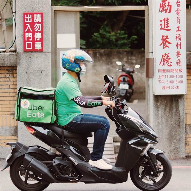 疫苗孤兒！吳柏毅打完高端安慰劑遭拒打莫德納北市要看證明- 生活- 中時