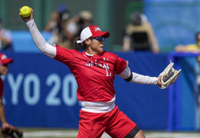 日本女垒传奇上野由岐子。（美联社）