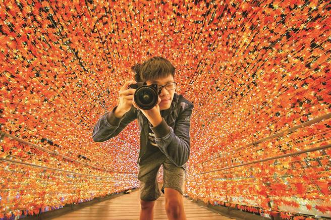 淡水八景摄影赛风光夺冠，林承烨第一志愿选读醒吾科大。(戴志扬翻摄)