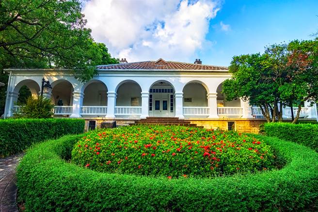 林承烨作品「马偕故居」让人有走向春天感觉，获得淡水八景摄影邀请赛学生组佳作。