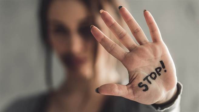 法官认证，女生说不要就是不要，即使沈默、犹豫，都不算答应。（示意图，非新闻画面／达志影像）