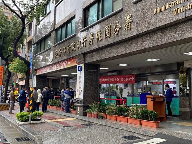 港男擅离处所挨罚60万，担忧名下石油公司被桃园分署查封，乖乖缴清罚款。(蔡依珍摄)