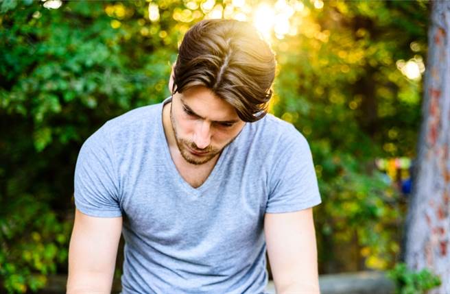 在感情中，金牛座、天蠍座、巨蟹座的人一旦長期被冷落，那他們就會決定離開，從來不吃回頭草。（圖／Shutterstock）