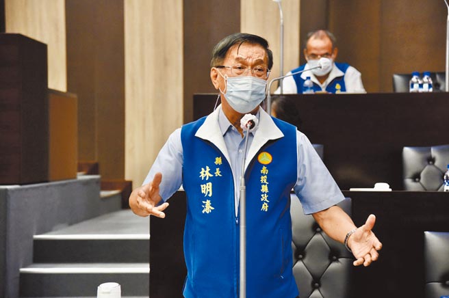 疫苗引发战火，南投县长林明溱20日痛批立委管碧玲是民进党养的狗。（廖志晃摄）