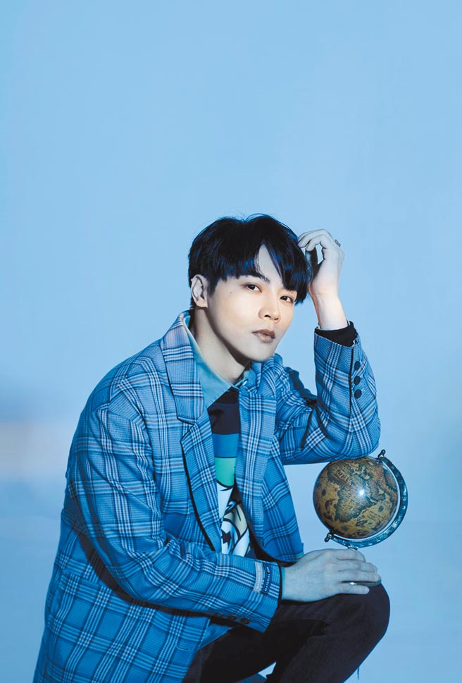 古曜威暖心喊话，使用3种语言替全世界加油。（单纯梦想文创事业提供）