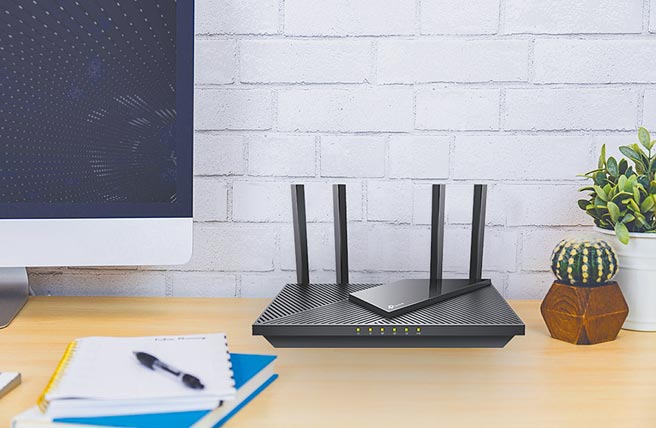 TP-Link Archer AX21搭载1.5GHz四核心CPU与4支高增益天线，採2.4GHz和5GHz双频段，最高网路速度可达1.8 Gbps，现进军好市多享82折特价1899元。（TP-Link提供）