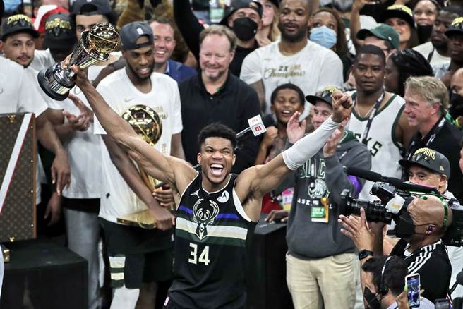 恐怕连阿提托康波连自己都没想到，自己不去超级强队的发言竟变贬低队友。(美联社资料照)