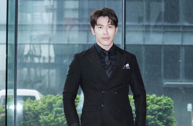 黃少祺擁有一張凍齡臉蛋和精壯身材，看不出已50歲。（圖／本報系資料照片）