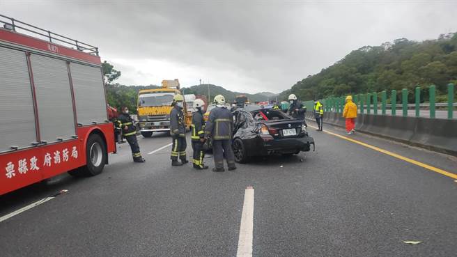 國3南下通霄路段bmw失控撞護欄又遭貨車追撞2傷1ohca 社會 中時