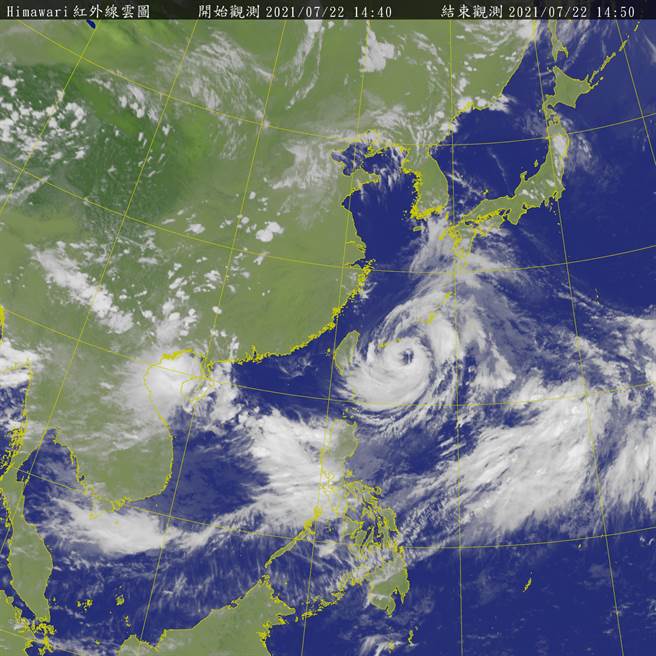 随着明天北方太平洋高压势力北退，烟花将加速北转，预计明后两天将通过台湾东北方外海，预估暴风圈会接触到北部非常边缘的部分，发布陆上警报的机率并不高，但是否明天会发布，颱风北转角度将是气象局的观察重点。（取自气象局）