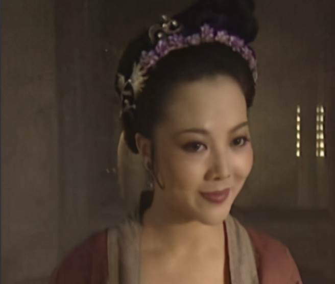 梁丽把《水浒传》中的母夜叉孙二娘诠释得维唯妙唯肖。(图/ 摘自微博)