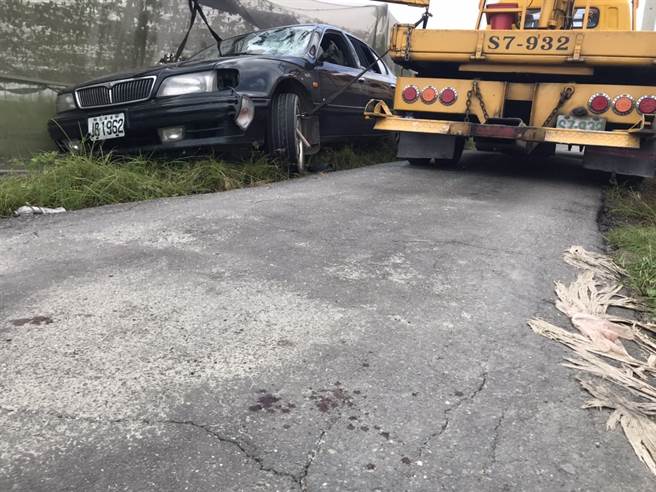 屏东县九如乡22日发生一起「私刑正义命案」，一对鸳鸯贼清晨闯入大坵村偷电线时，才刚剪完线就被居民发现，后惨遭数人拖下车持棒棍殴打，当中44岁廖姓男子疑似当场被打死。（谢佳潾摄）