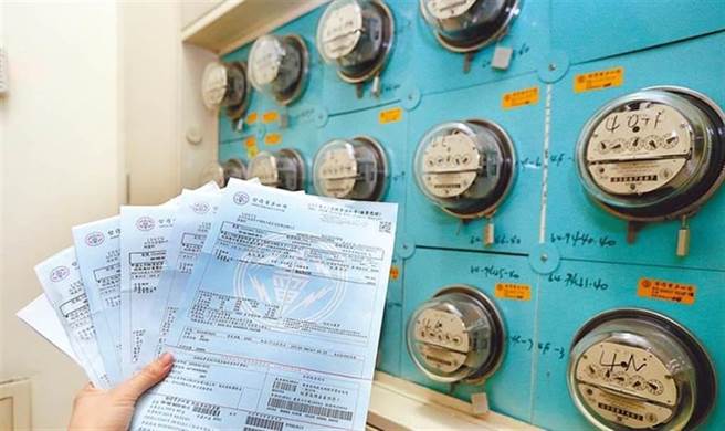 行政院拍板7月住宅用电免收夏月电价，台电强调，将以1000度为界线，以下免收，超过部分还是要收取夏月费率。(资料照)
